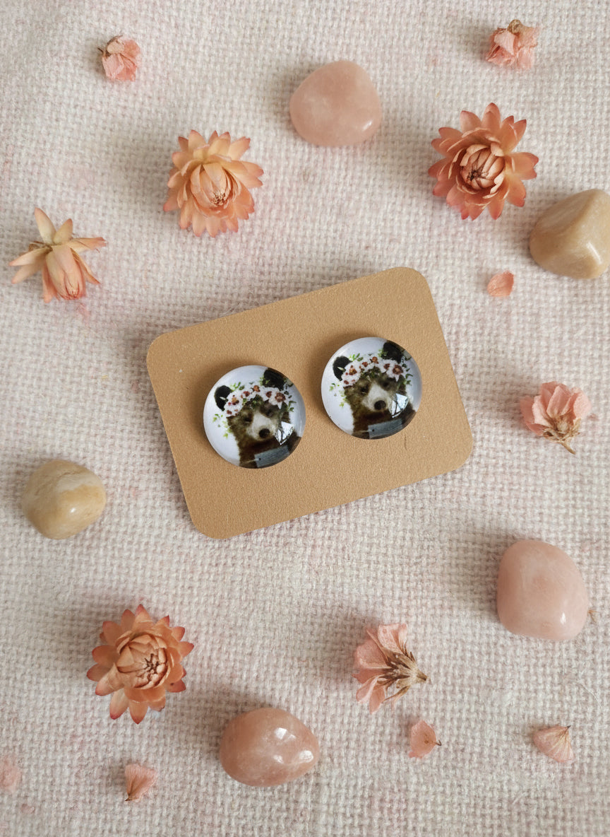 Cabochon Earring with Animal