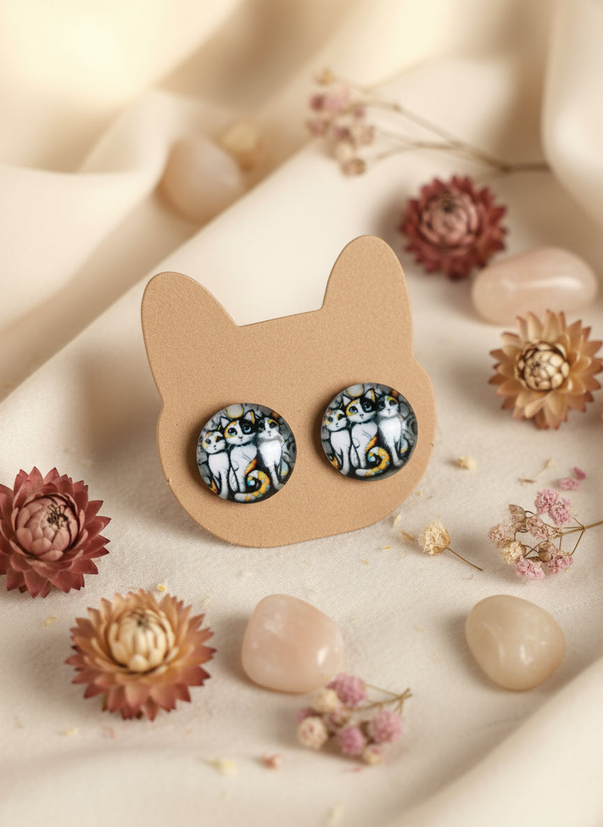 Cabochon Earring with Cat