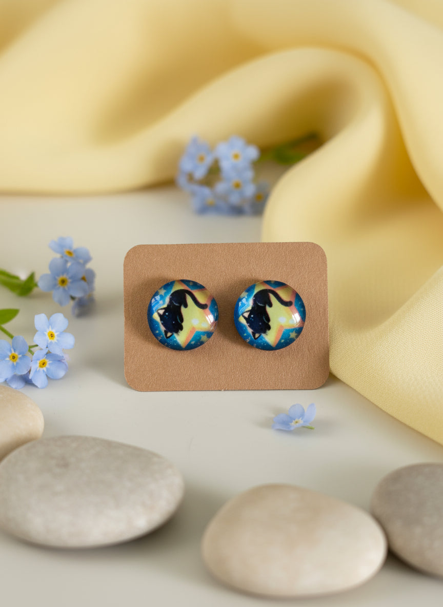 Cabochon Earring with Cat