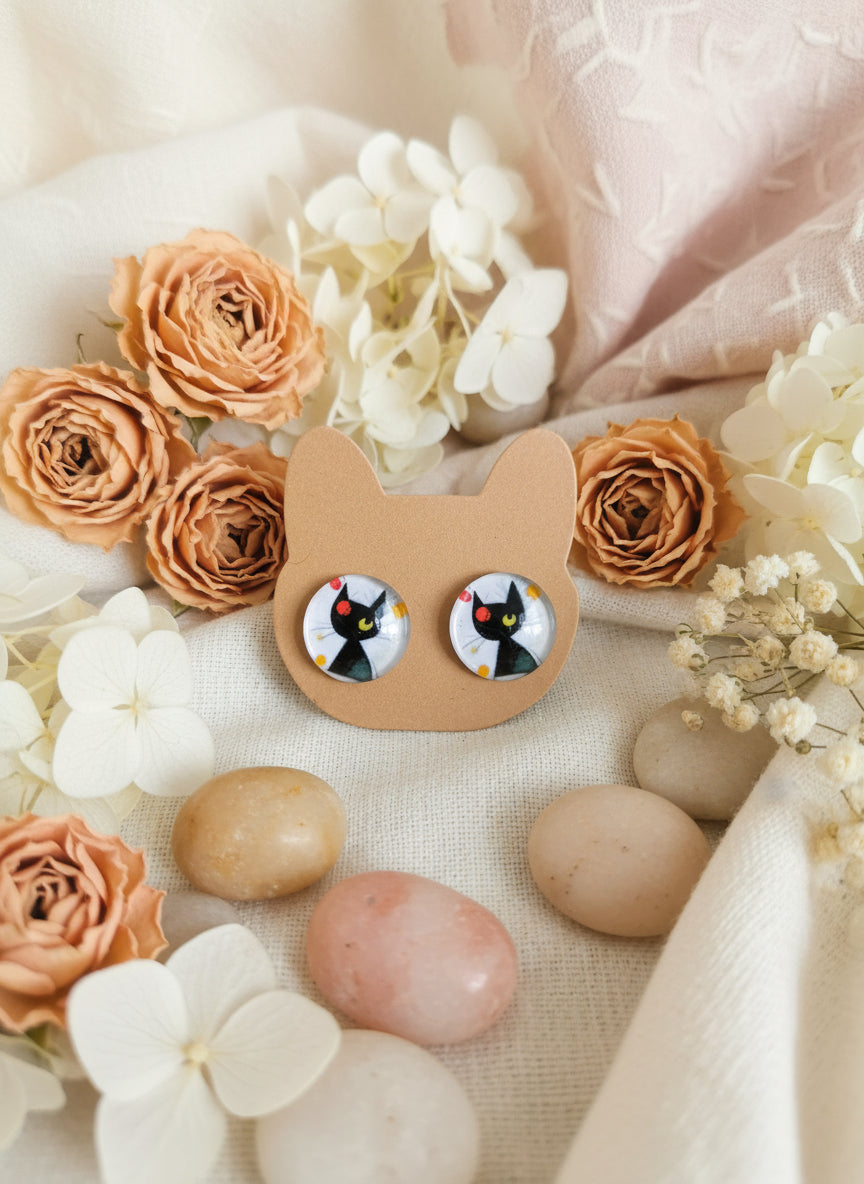 Cabochon Earring with Cat
