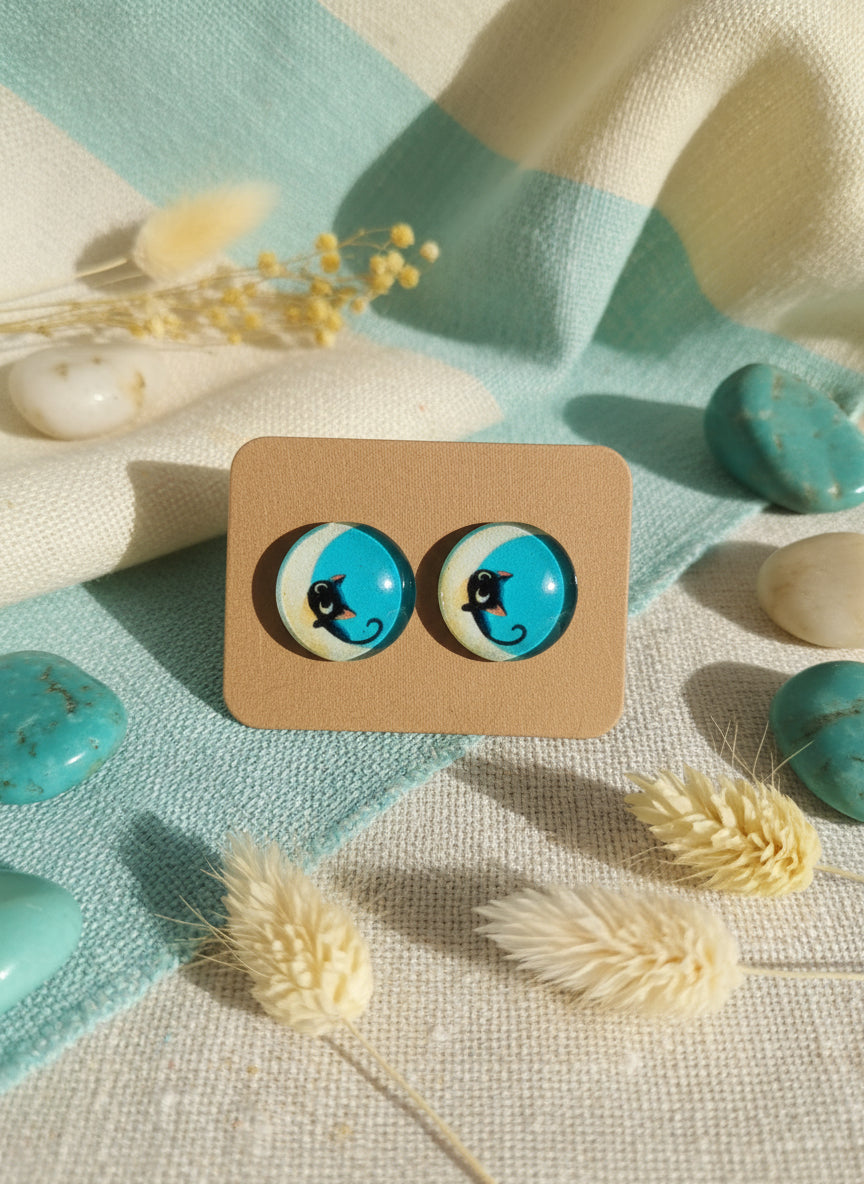 Cabochon Earring with Cat