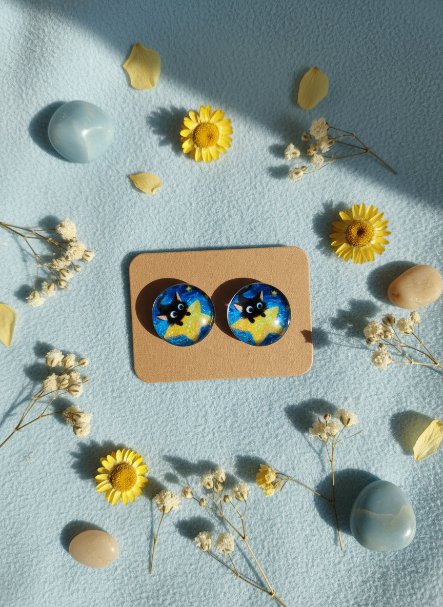 Cabochon Earring with Cat