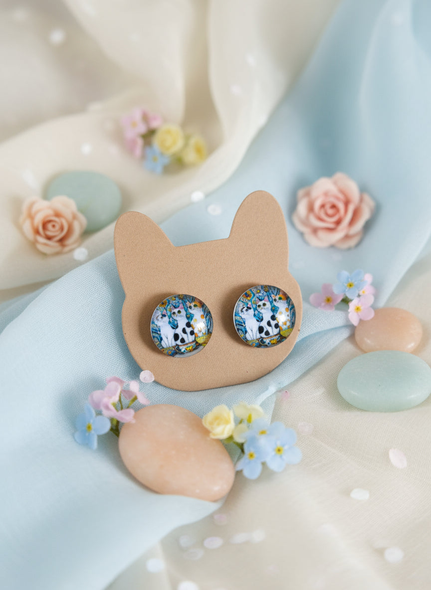 Cabochon Earring with Cat