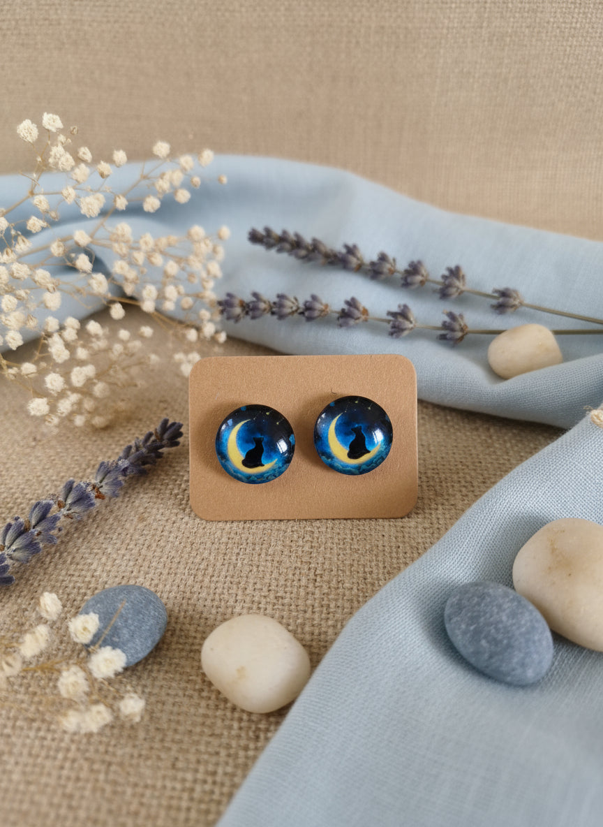 Cabochon Earring with Cat