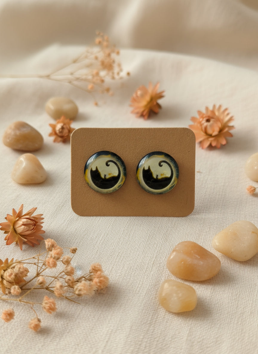 Cabochon Earring with Cat