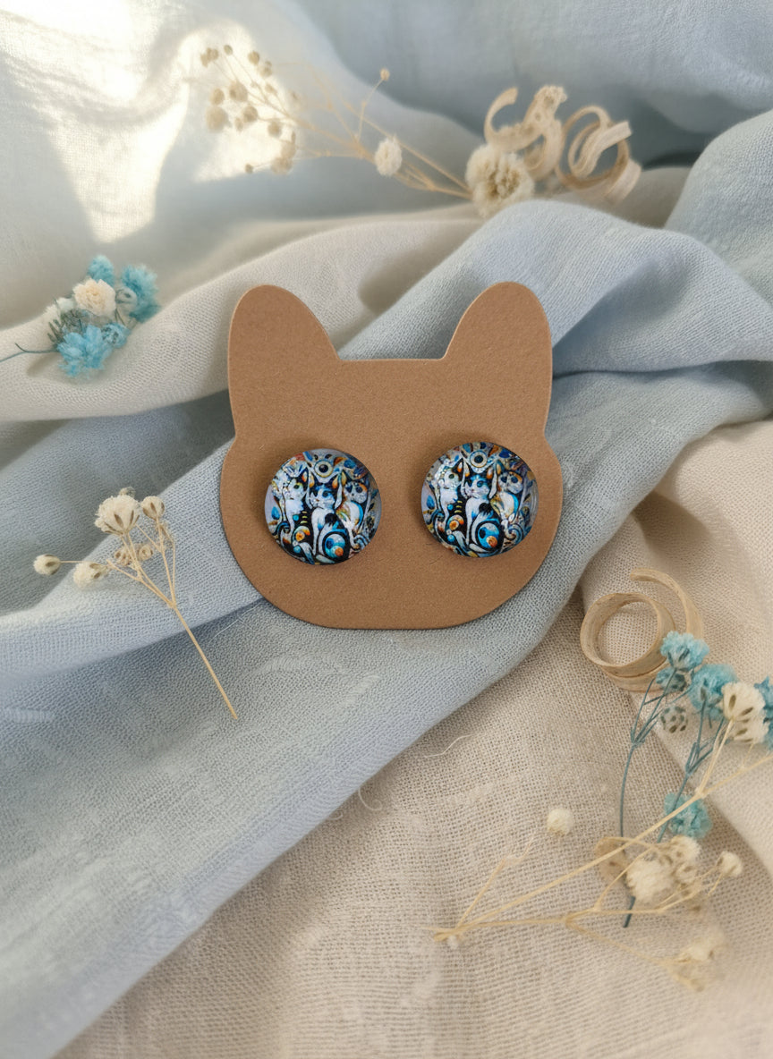 Cabochon Earring with Cat
