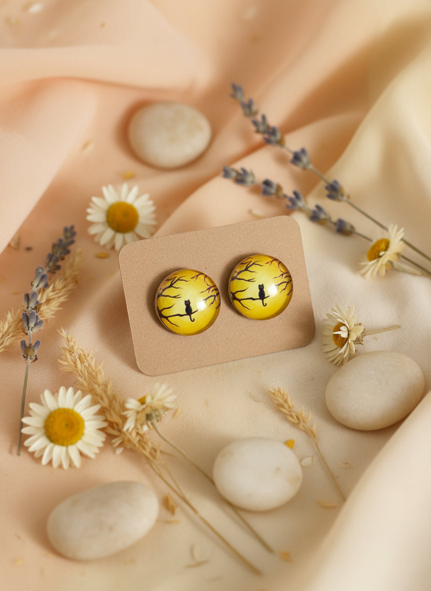 Cabochon Earring with Cat