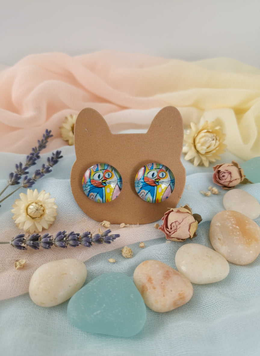 Cabochon Earring with Cat