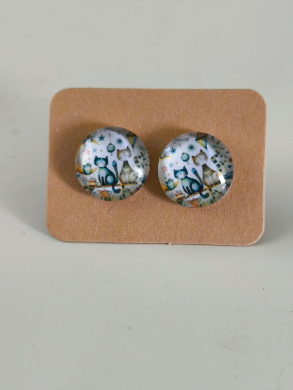 Cabochon Earring with Cat