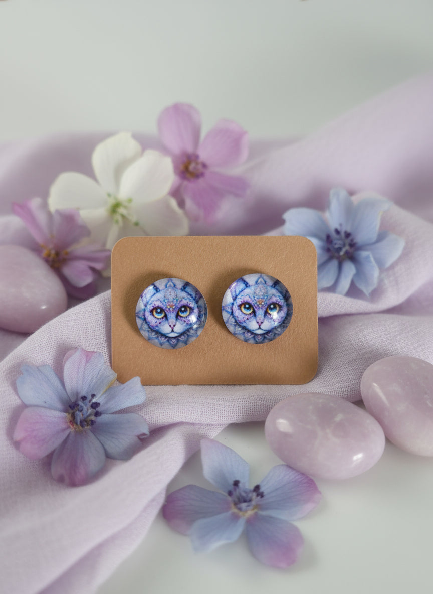 Cabochon Earring with Cat