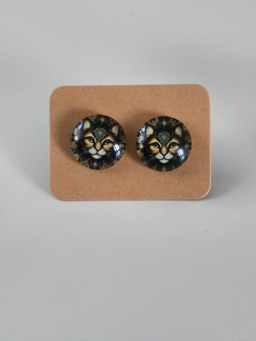 Cabochon Earring with Cat