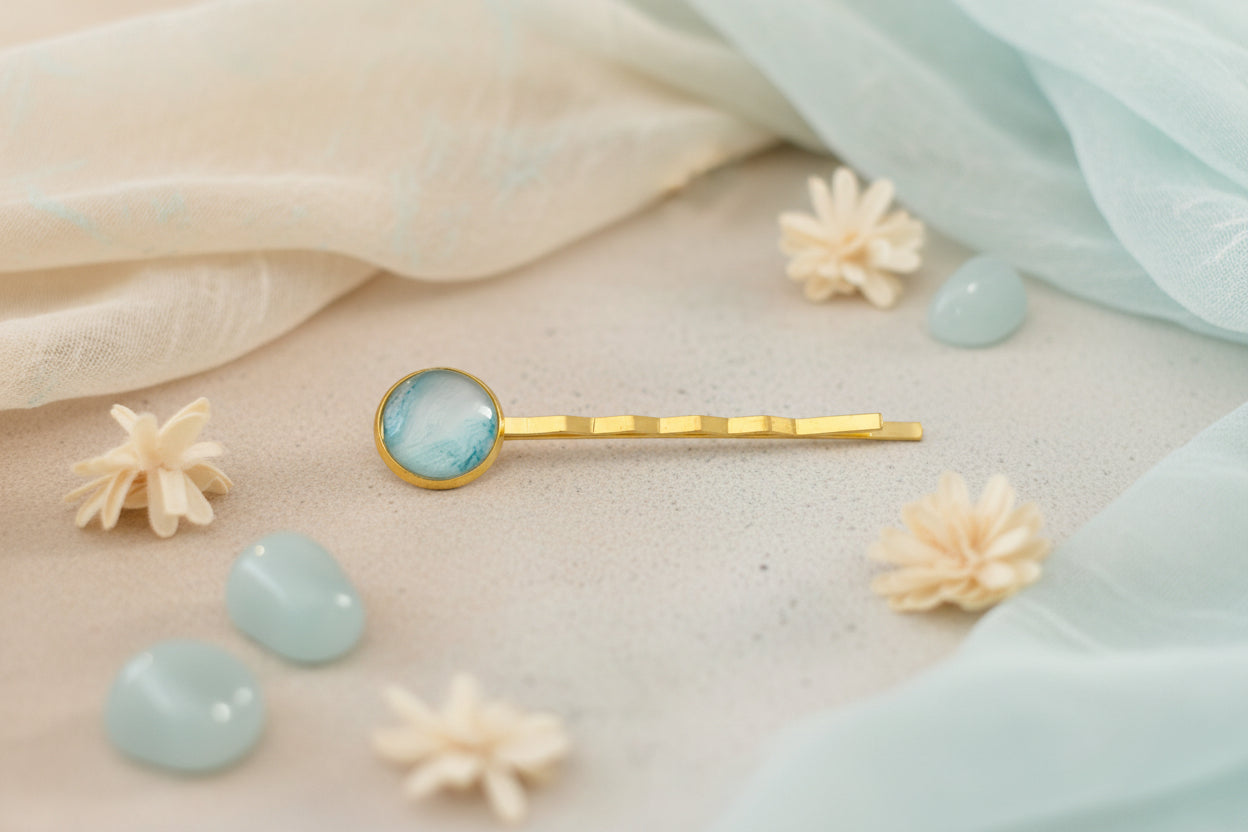 Cabochon Hairpin White Waves