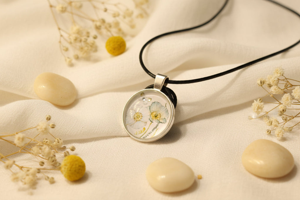 Cabochon Necklace White