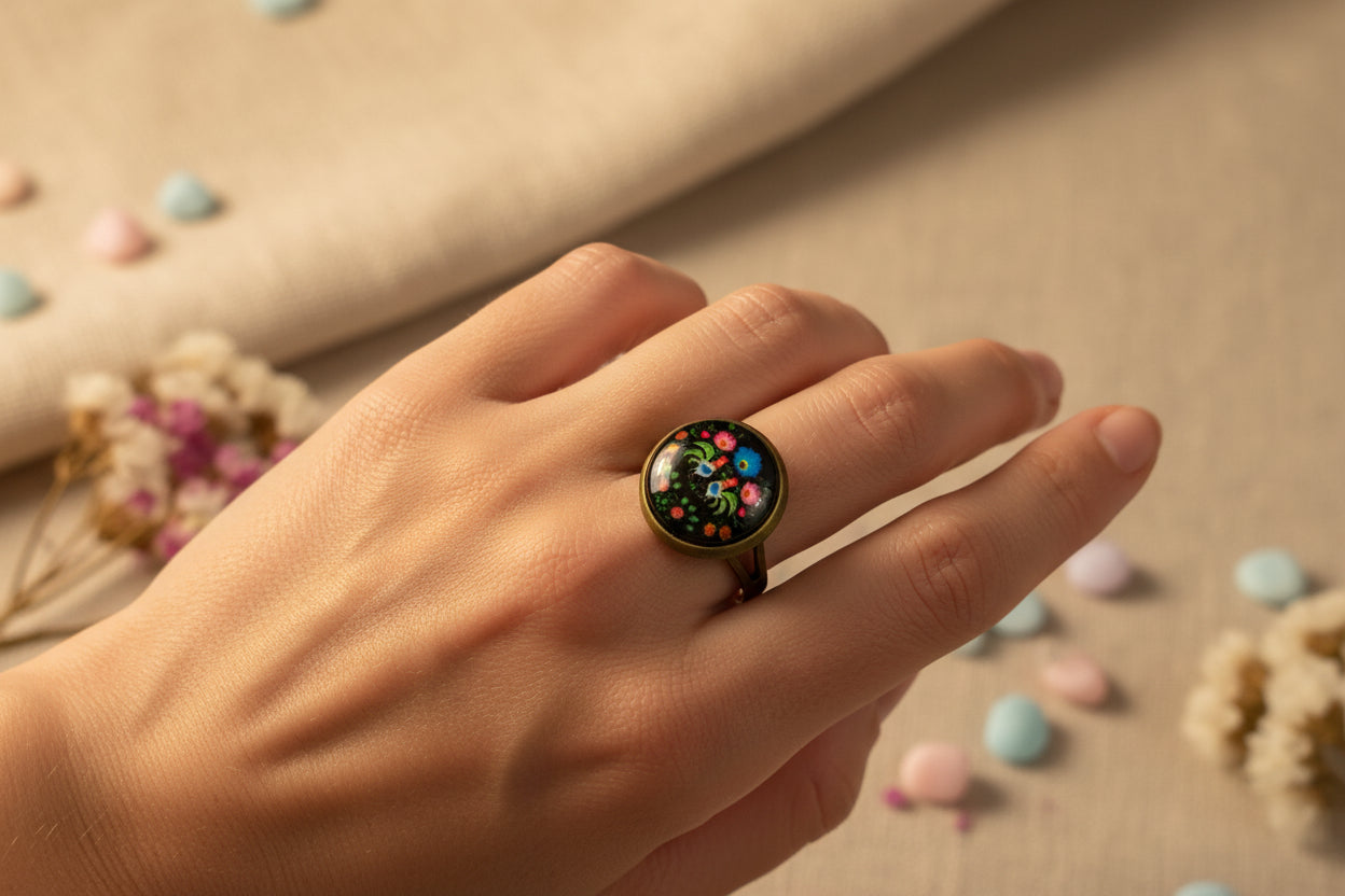 Cabochon Ring with Traditional Flower