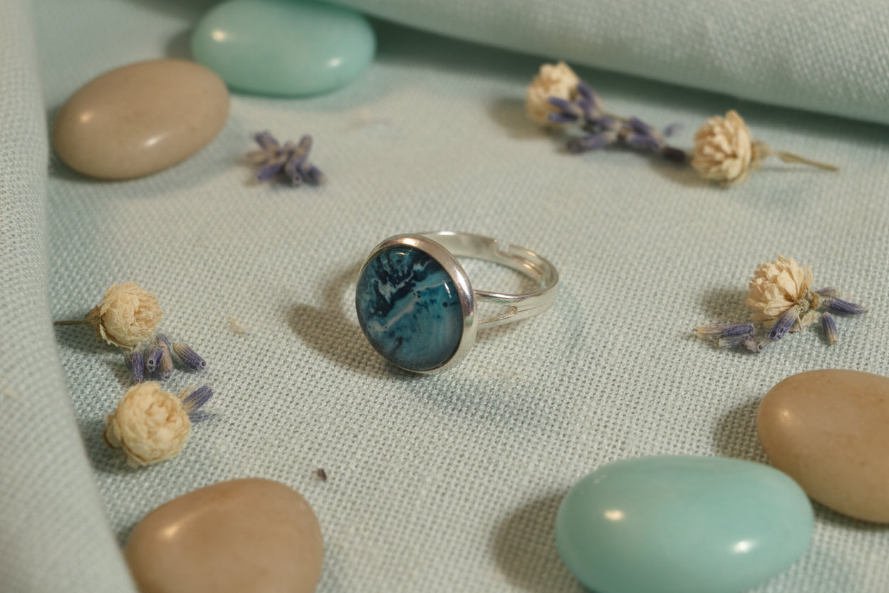 Cabochon Ring Blue Waves