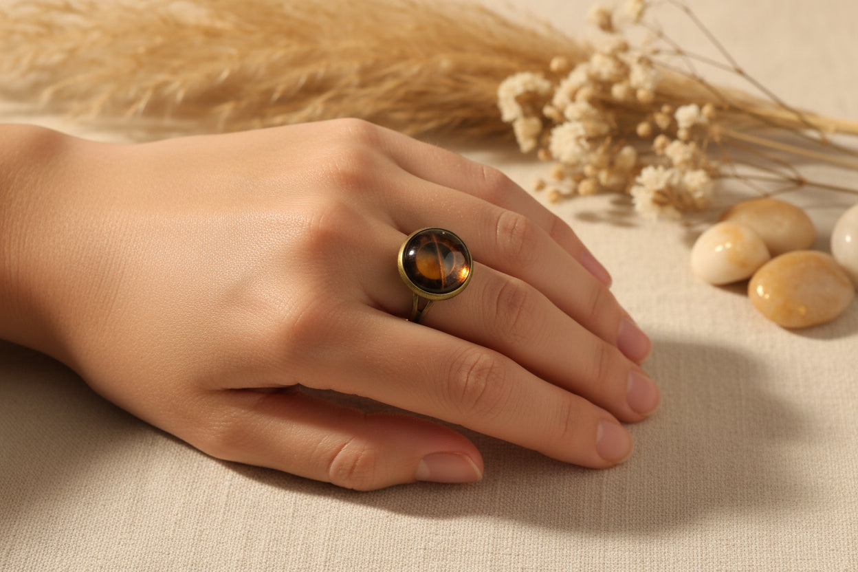 Cabochon Ring Planet