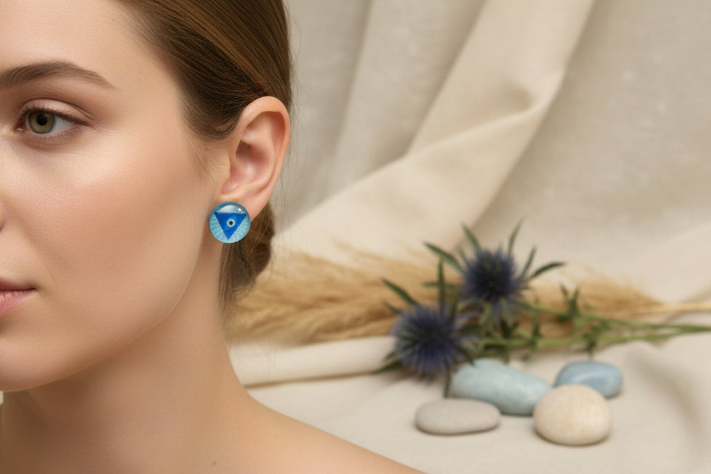 Cabochon Earring Mystical Triangle