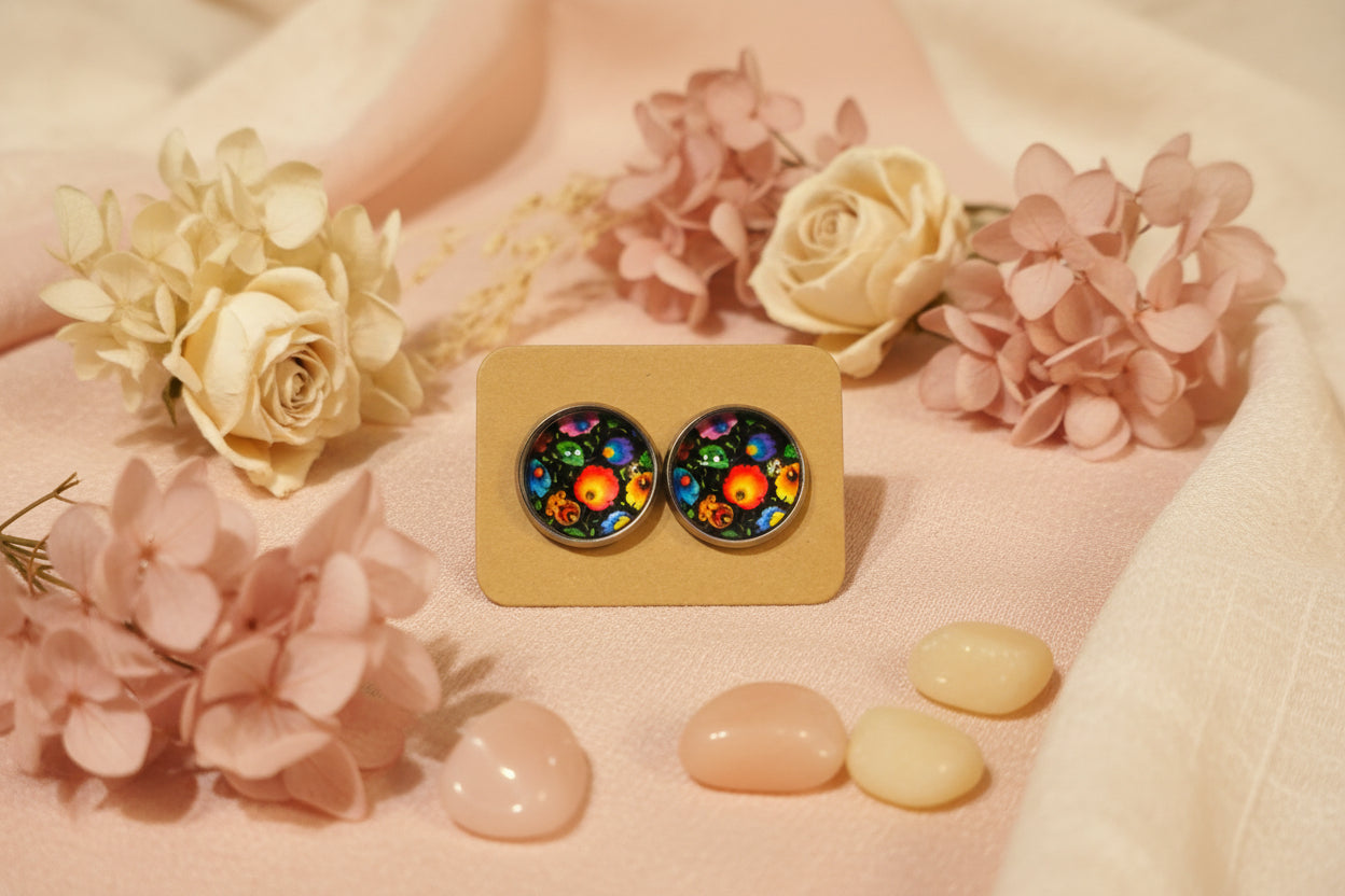 Cabochon Earring Traditional Flowers