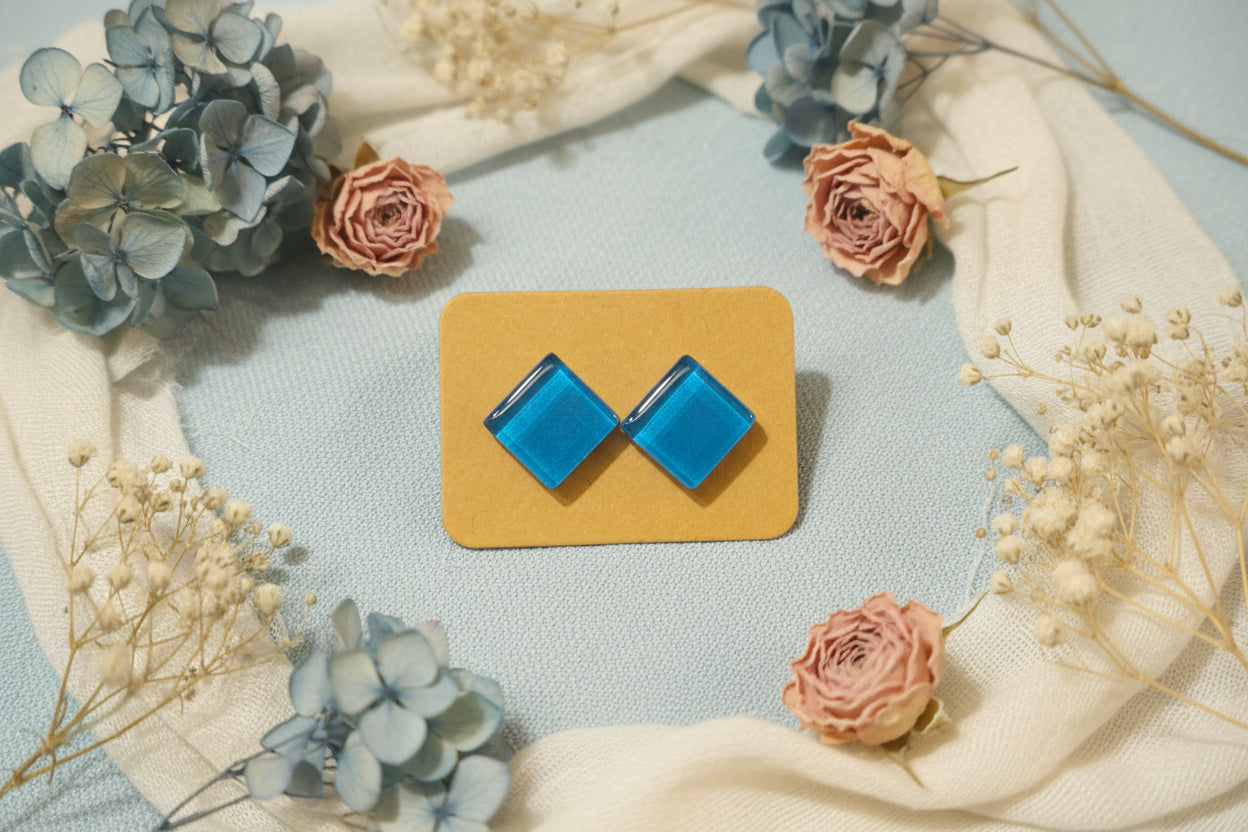 Cabochon Earring Square Dark Blue