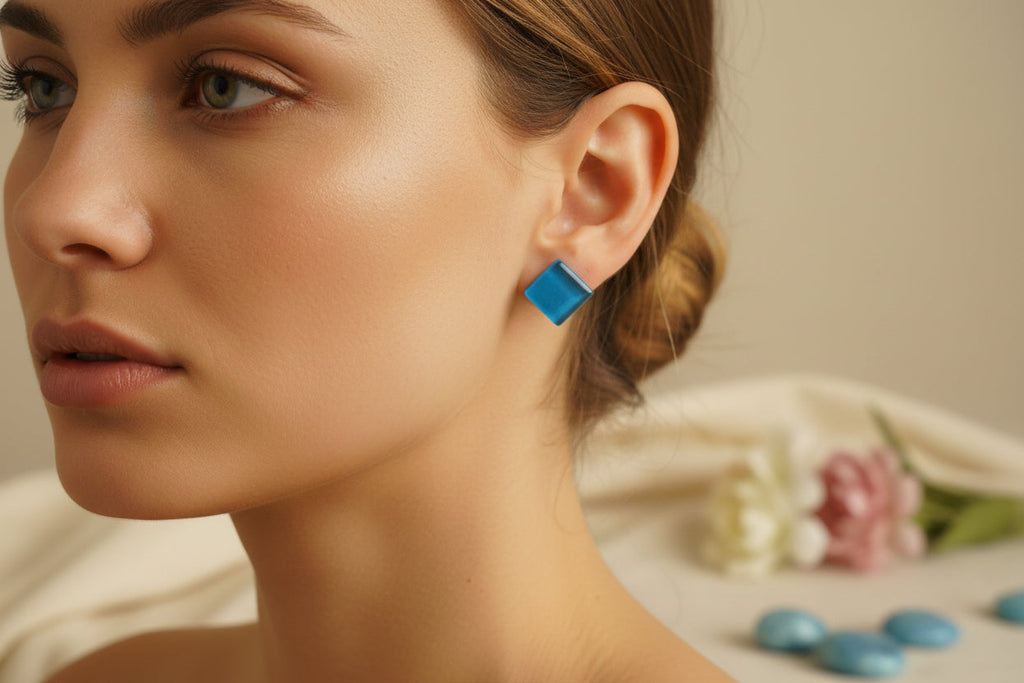 Cabochon Earring Square Dark Blue