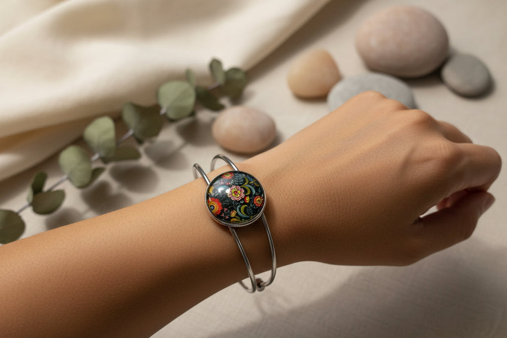 Cabochon Bracelet Traditional Flowers