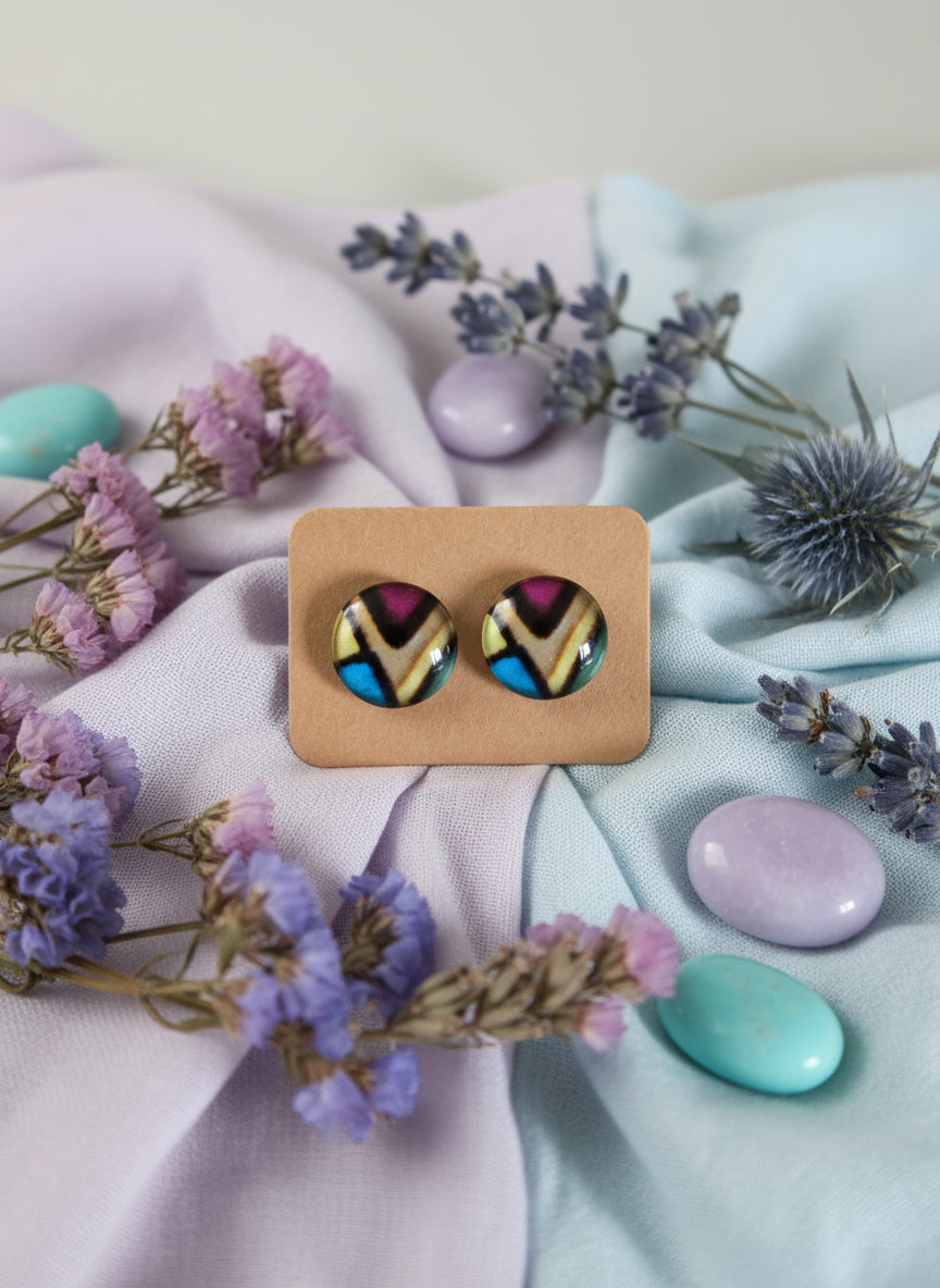 Cabochon Earring in Avantgard style