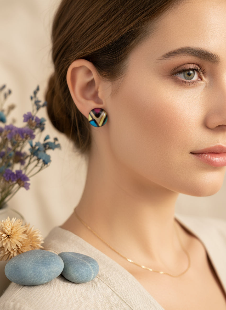 Cabochon Earring in Avantgard style