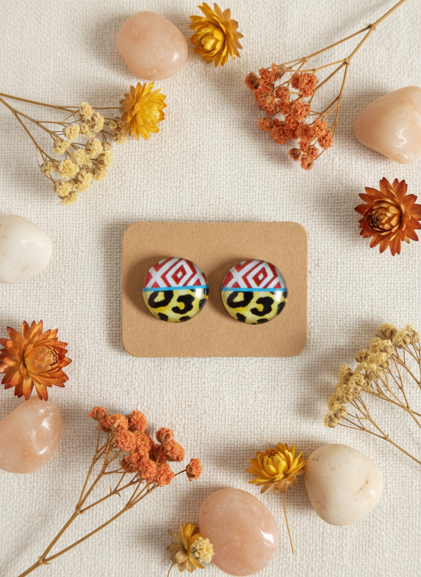 Cabochon Earring in Avantgard style