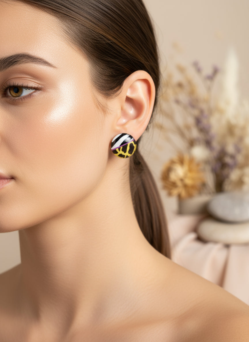 Cabochon Earring in Avantgard style