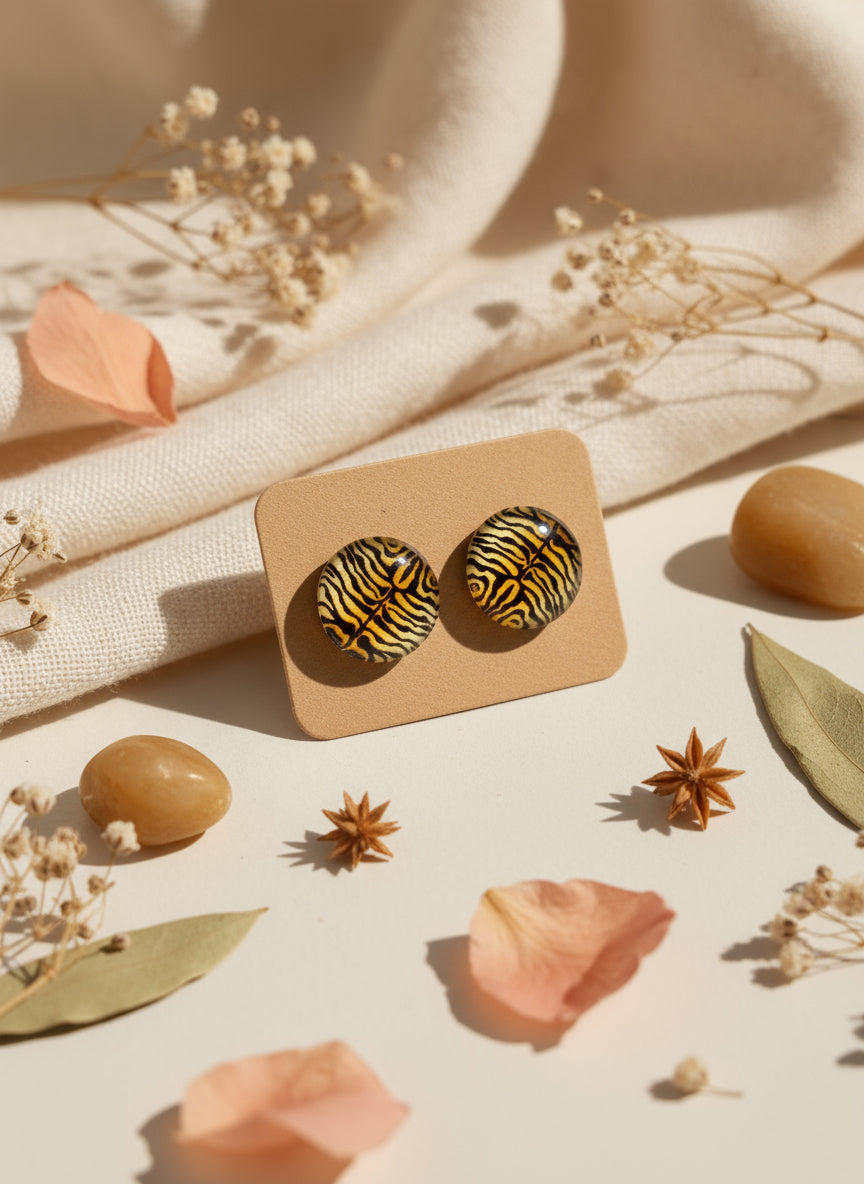 Cabochon Earring in Avantgard style