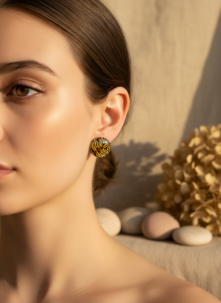 Cabochon Earring in Avantgard style