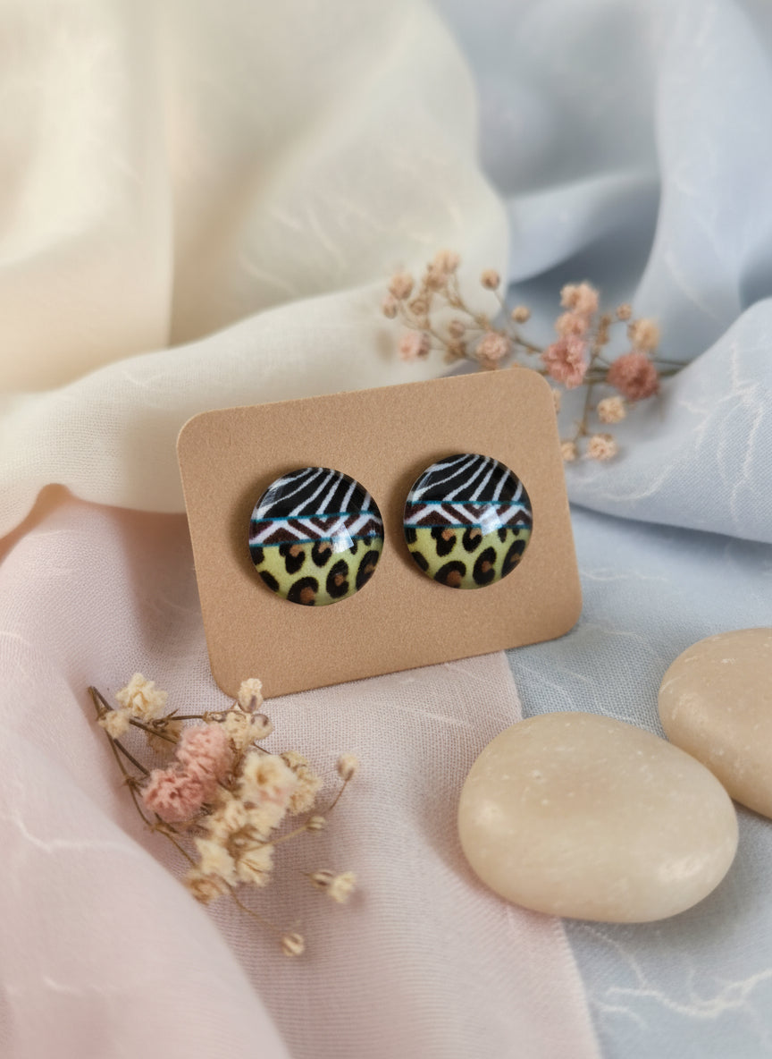 Cabochon Earring in Avantgard style