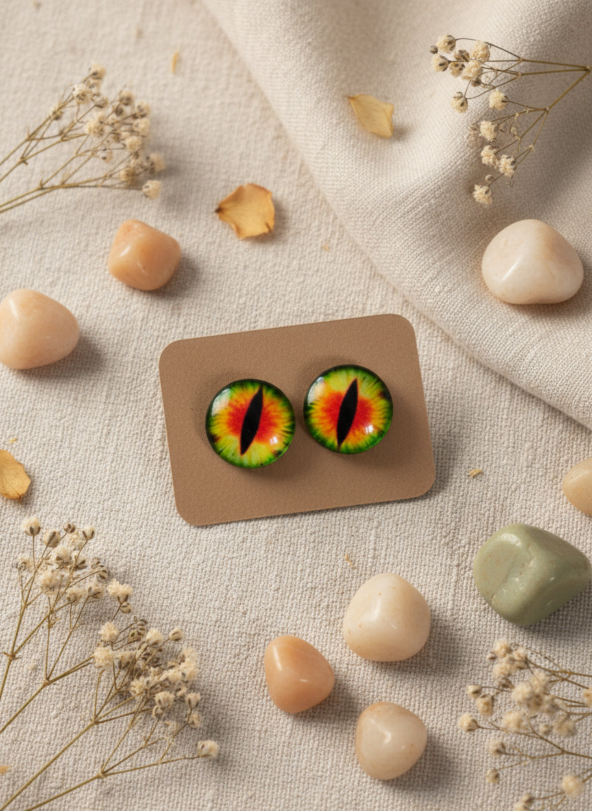 Cabochon Earring with Eye