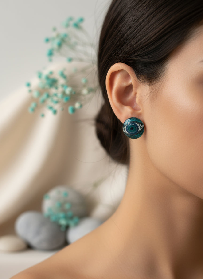 Cabochon Earring with Eye