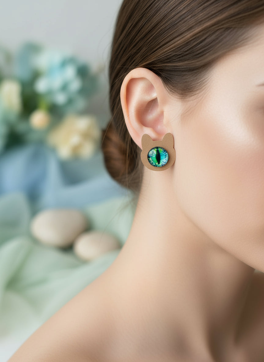 Cabochon Earring with Eye