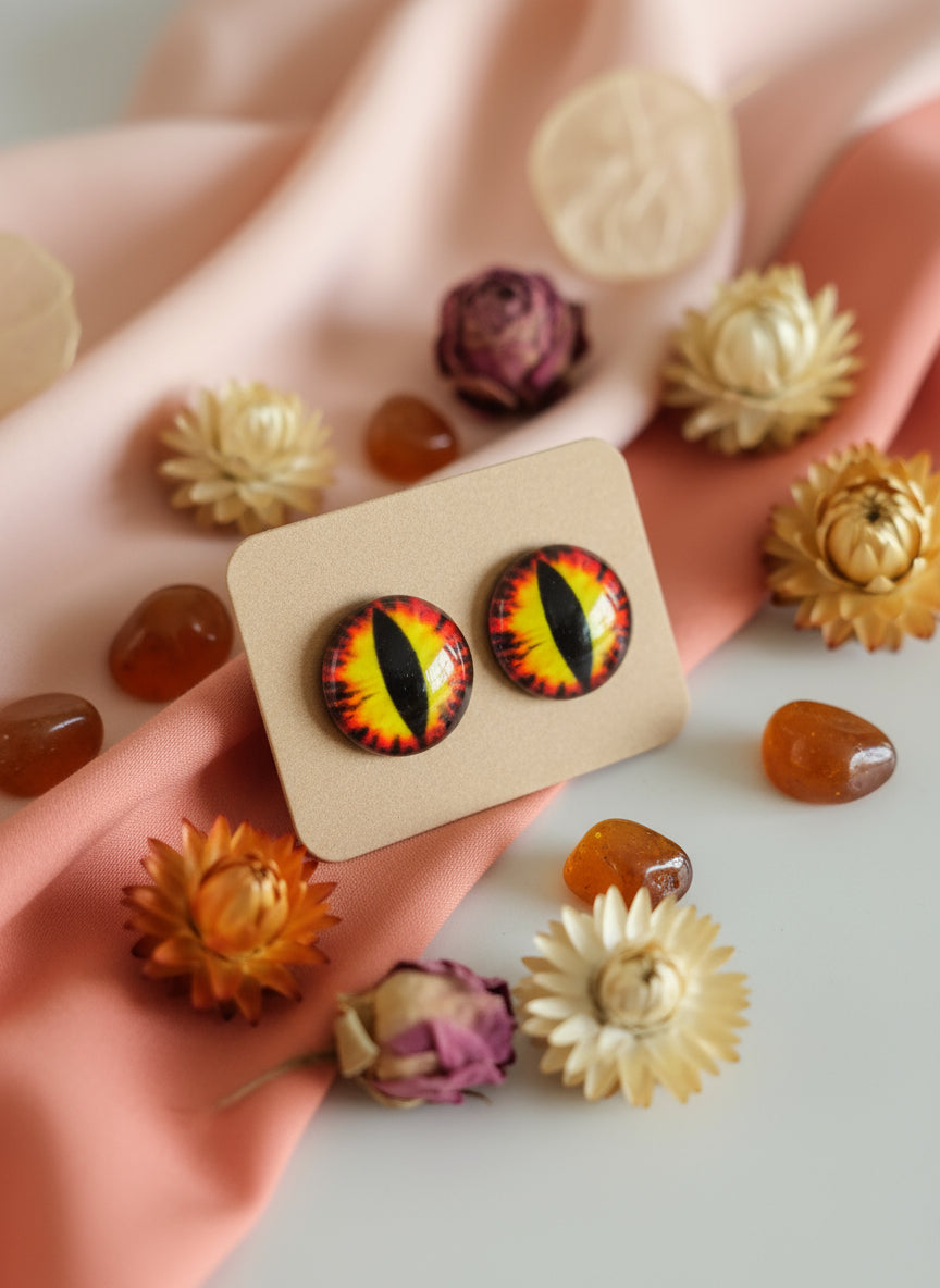 Cabochon Earring with Eye