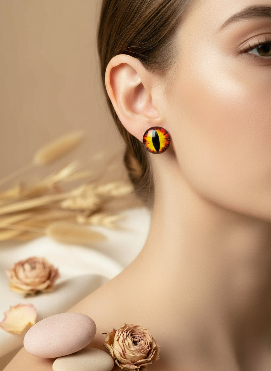 Cabochon Earring with Eye