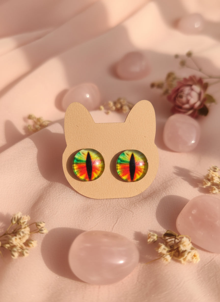 Cabochon Earring with Eye