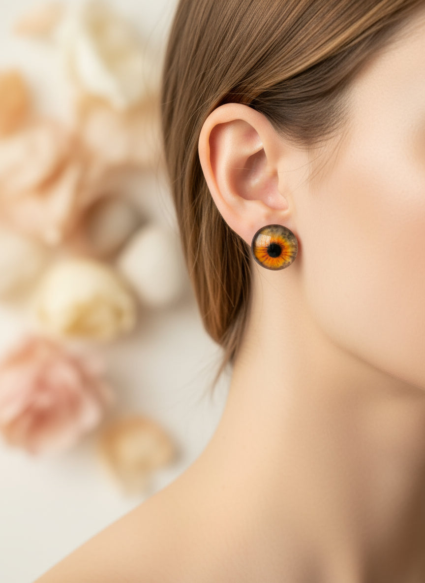 Cabochon Earring with Eye