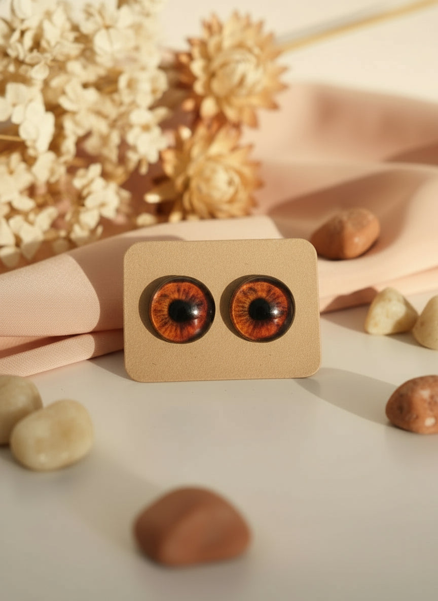 Cabochon Earring with Eye