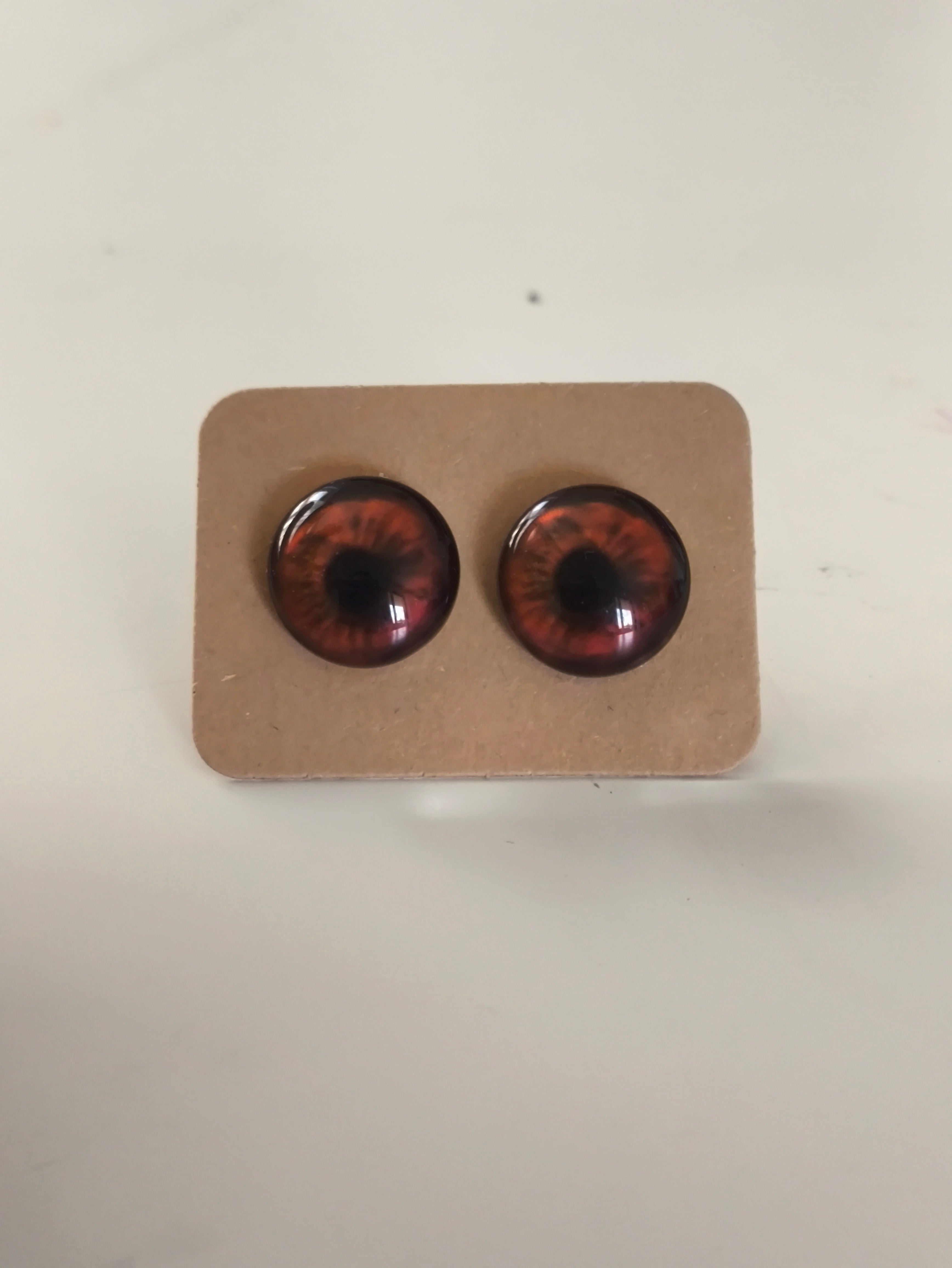 Cabochon Earring with Eye