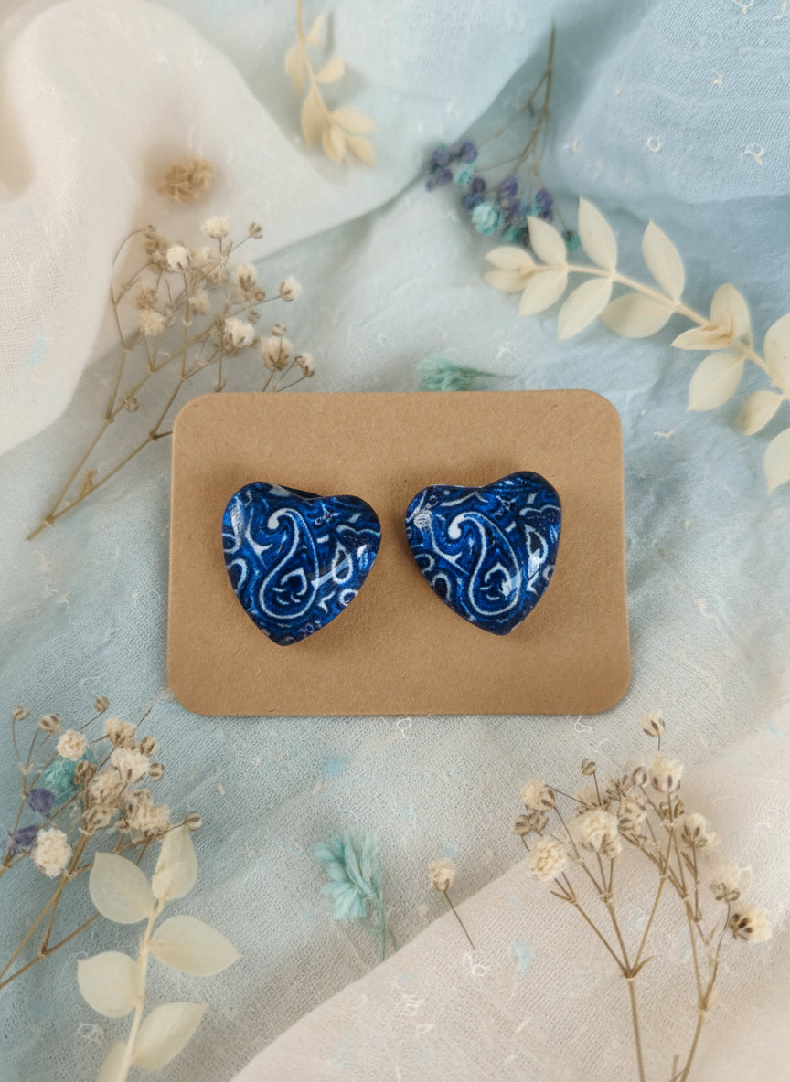 Cabochon Earring with Heart