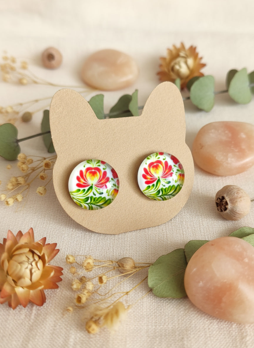 Cabochon Earring with Flower
