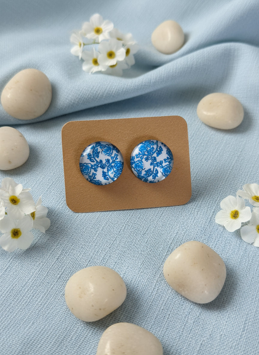 Cabochon Earring with Flower
