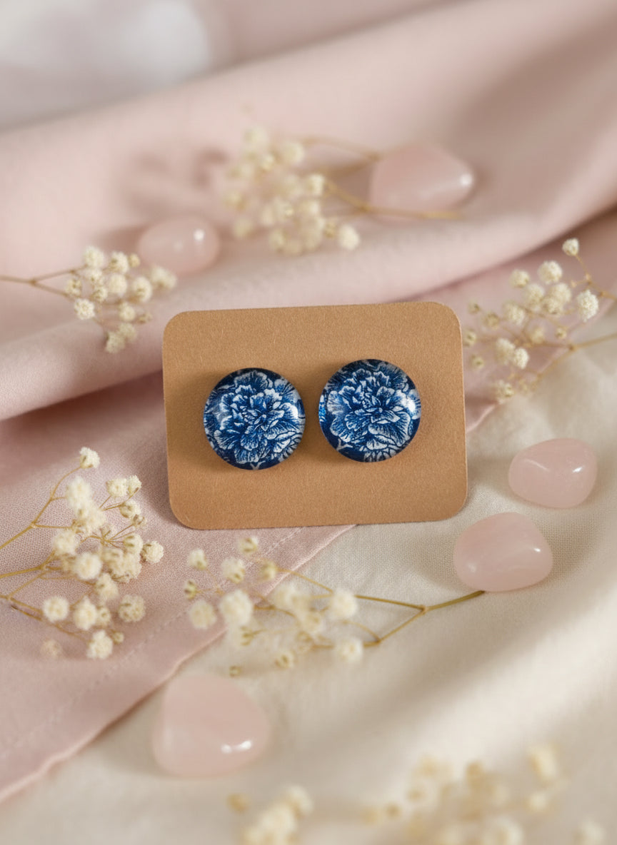 Cabochon Earring with Flower