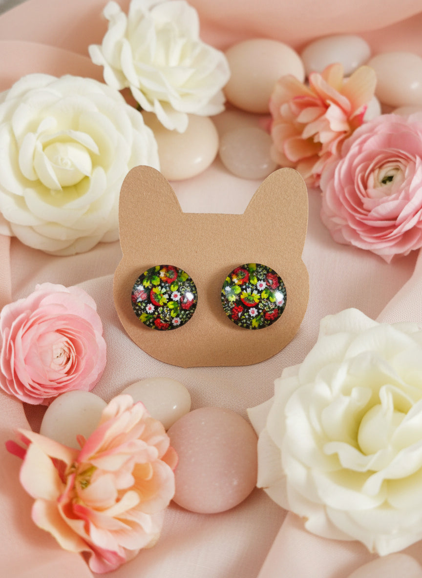 Cabochon Earring with Flower