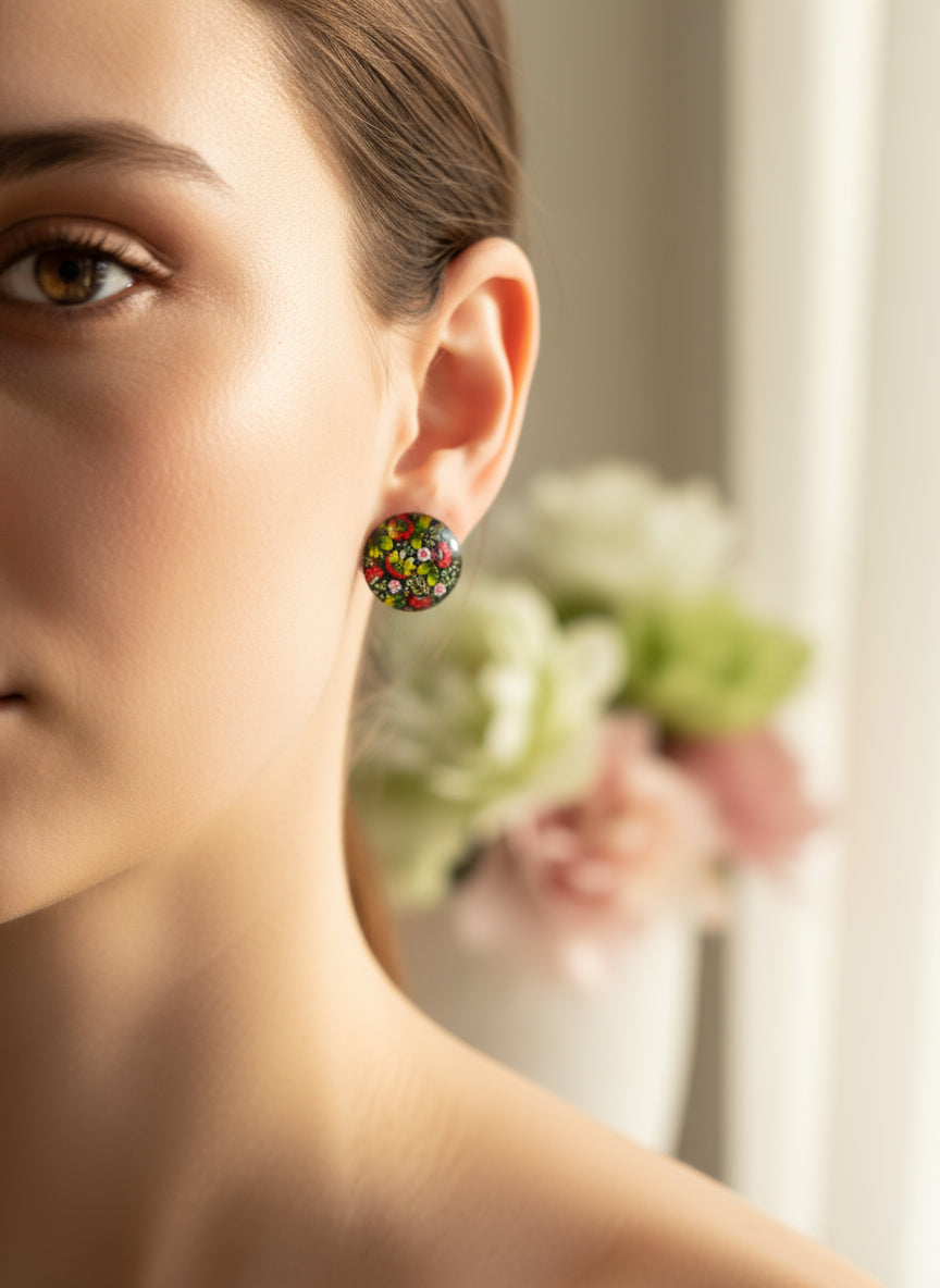 Cabochon Earring with Flower