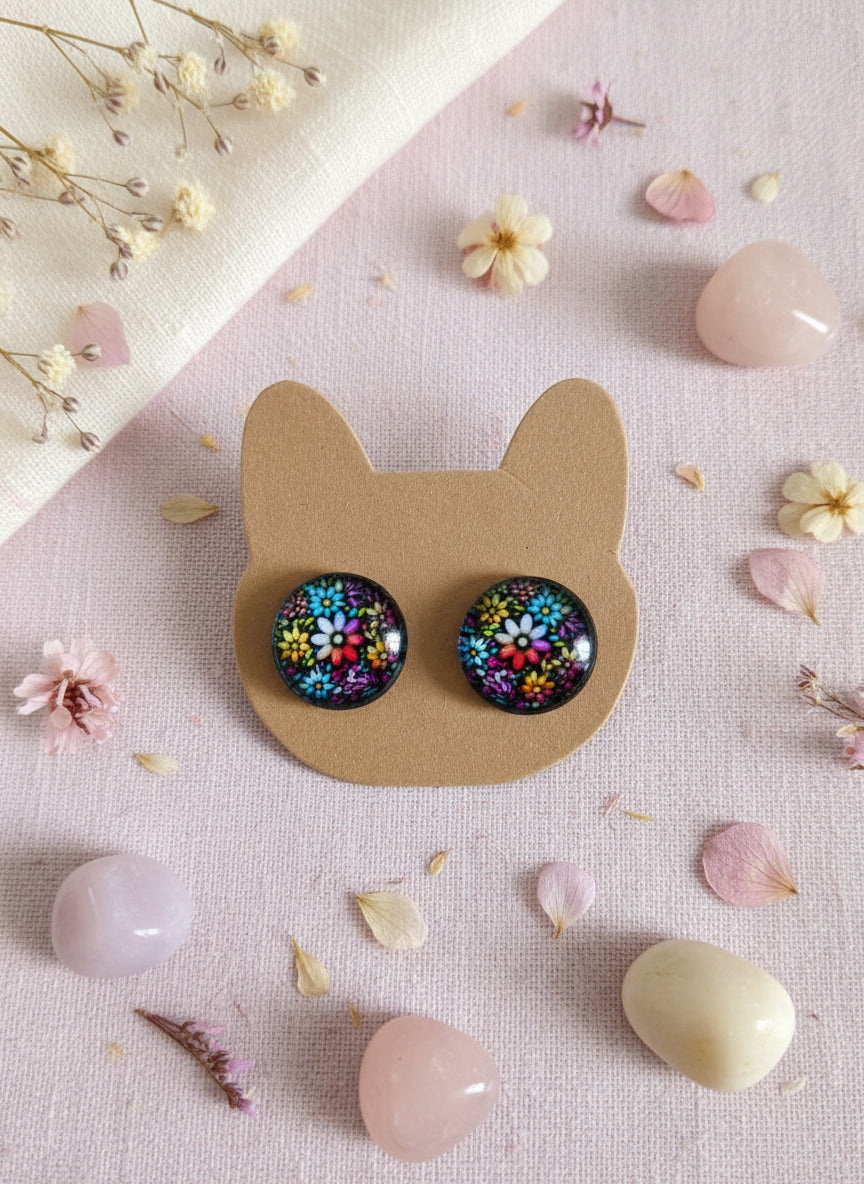 Cabochon Earring with Flower