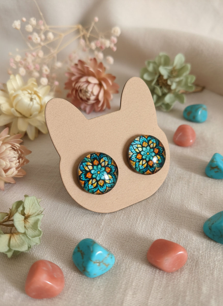 Cabochon Earring with Flower