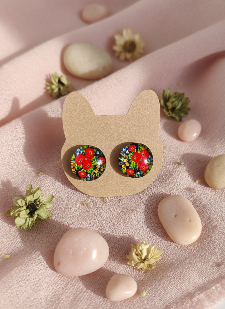 Cabochon Earring with Flower